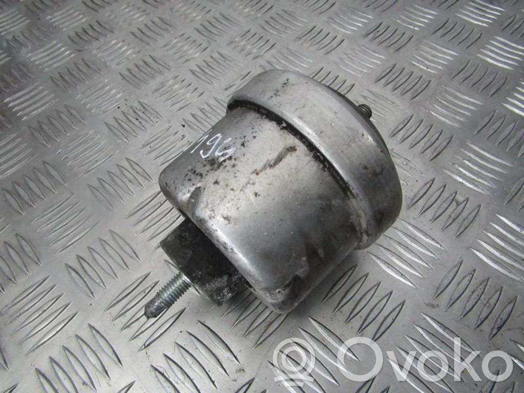 Opel Vectra B Engine mount bracket 