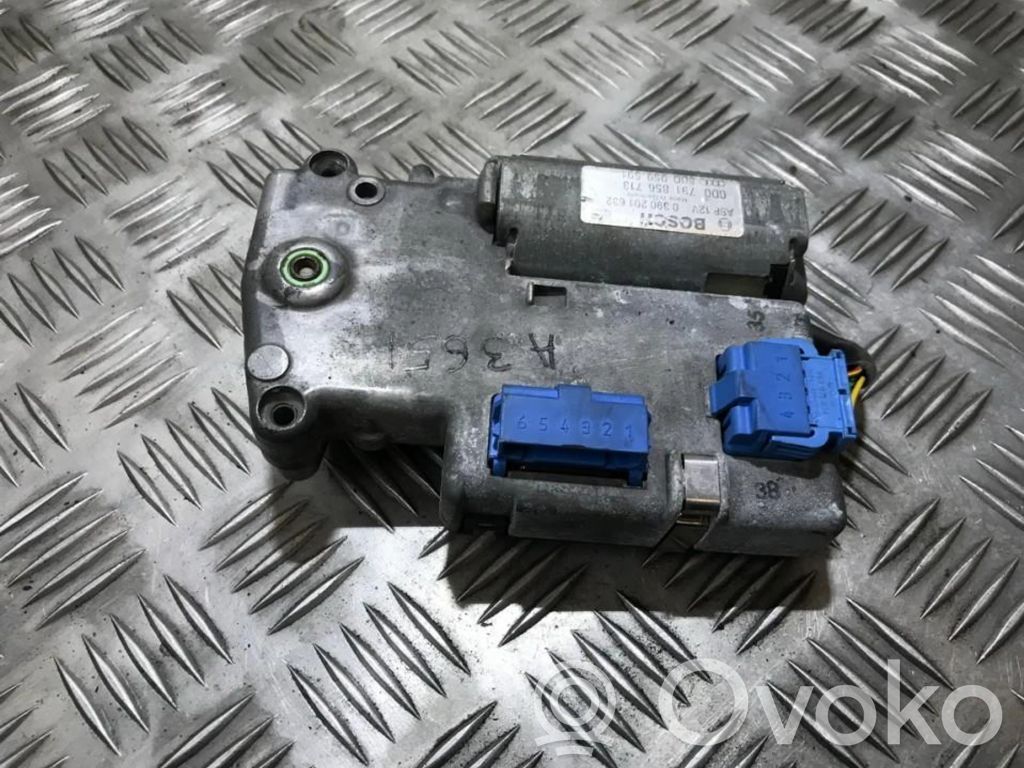 Audi A4 S4 B5 8D Motore/attuatore 