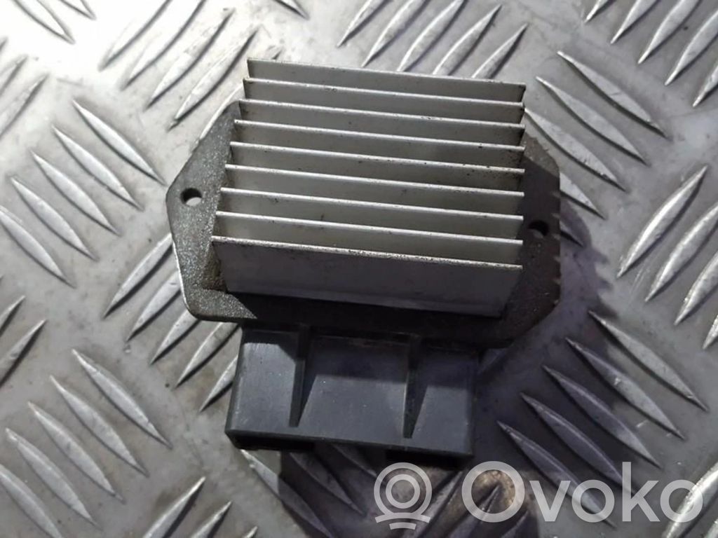 Toyota Avensis T250 Lämpöpuhaltimen moottorin vastus 