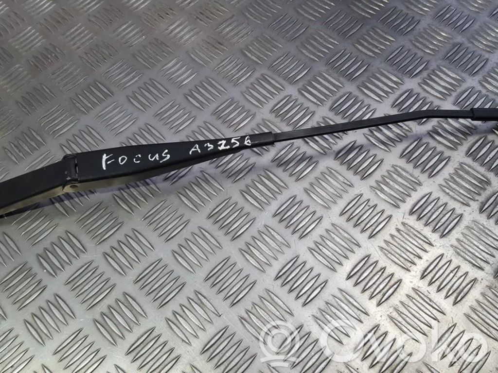 Ford Focus Front wiper blade arm 