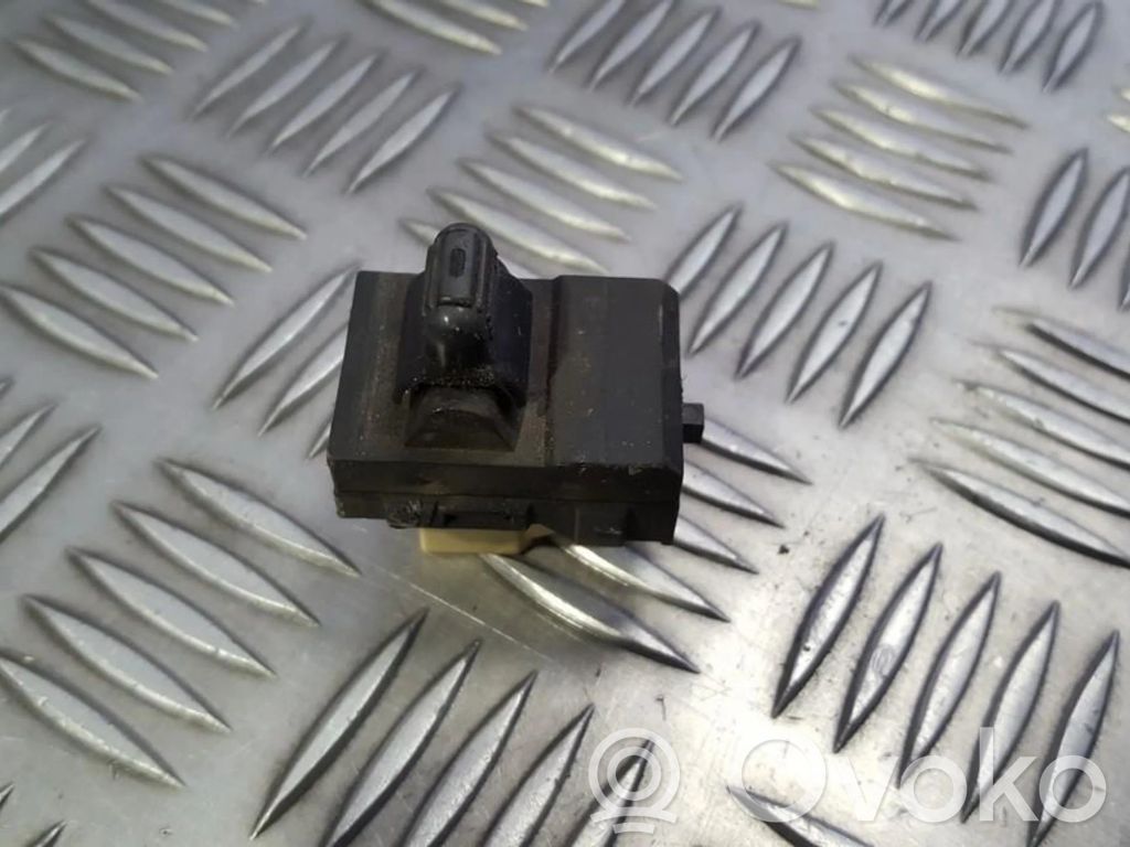Electric window control switch   4608322,1336C,1336C,4608322