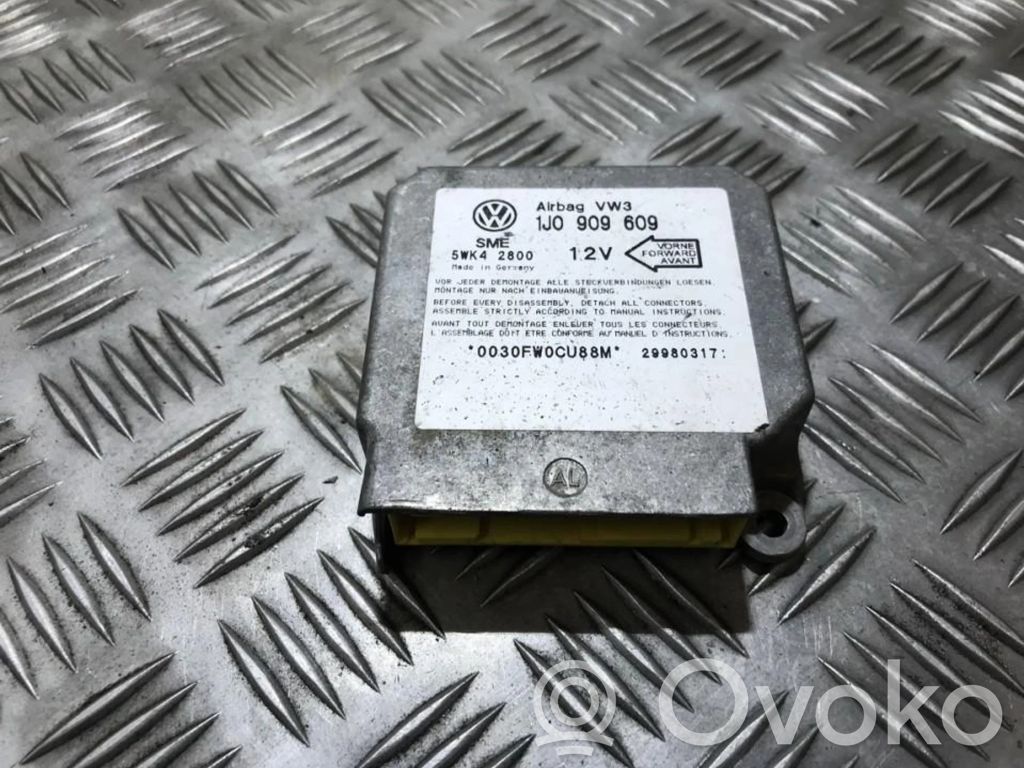 Volkswagen Golf IV Unitate/modul de comandă airbaguri 