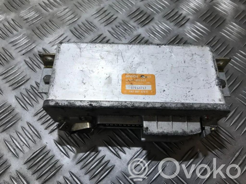 Unitate/modul control ABS   0265100037,443907379C,0265100037,07013717,443907379C