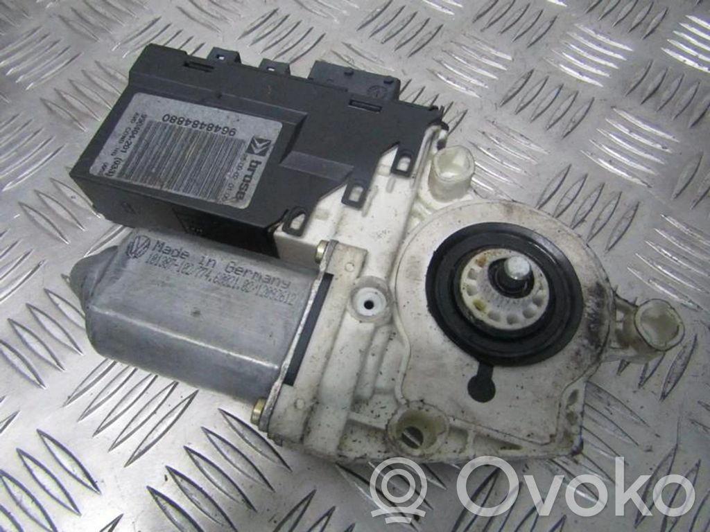 Silnik regulatora szyby drzwi przednich   9648484880,990404201,101387102,9648484880,990186200,990404201