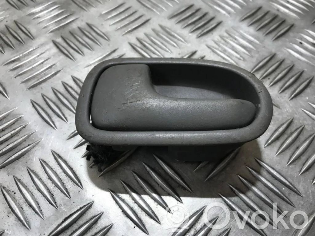 Mazda 323 Takaoven sisäkahva 