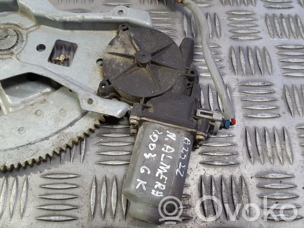 Nissan Almera N16 Asa reguladora de la puerta trasera 