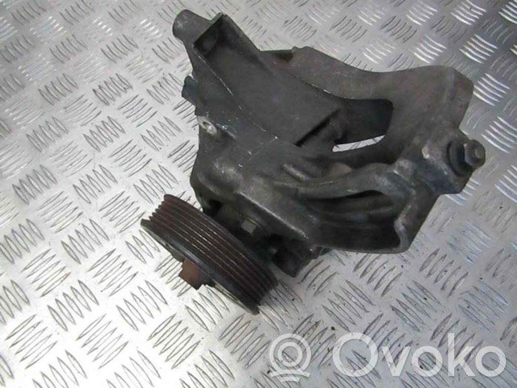Renault Megane I Ohjaustehostimen pumppu 