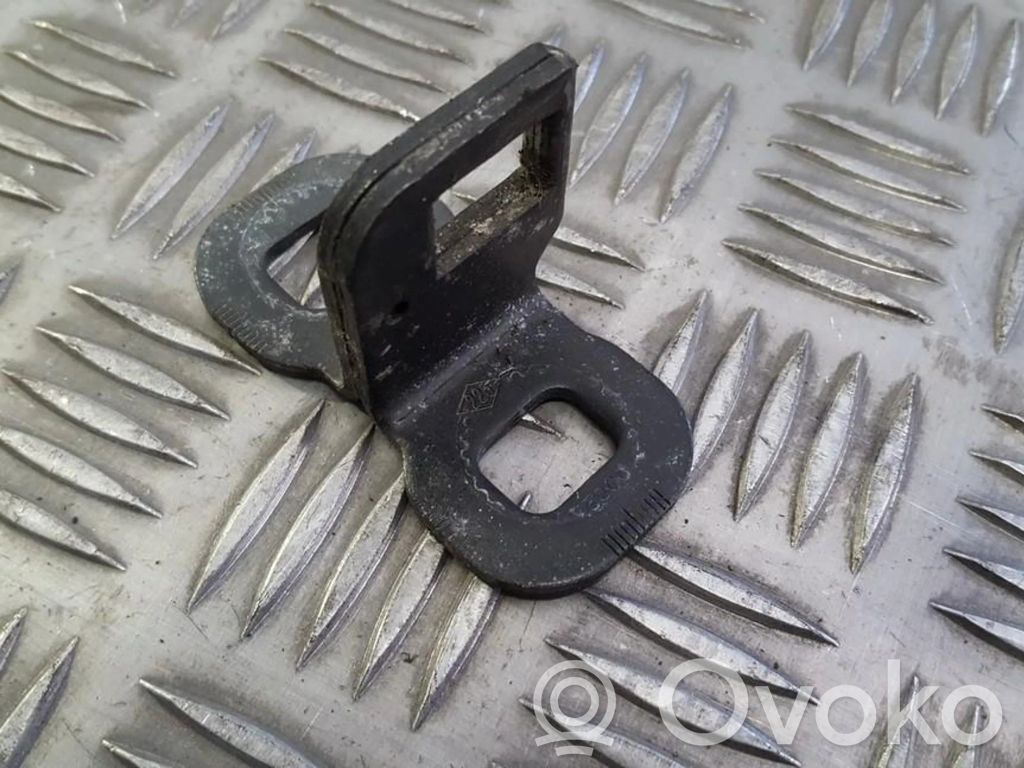 Renault Clio III Rygiel zamka drzwi przednich 