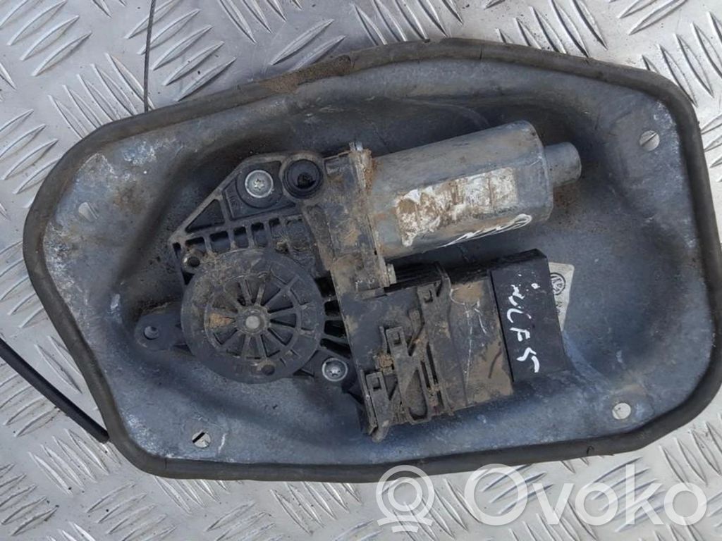 Volkswagen Golf V Motorino alzacristalli della portiera posteriore 