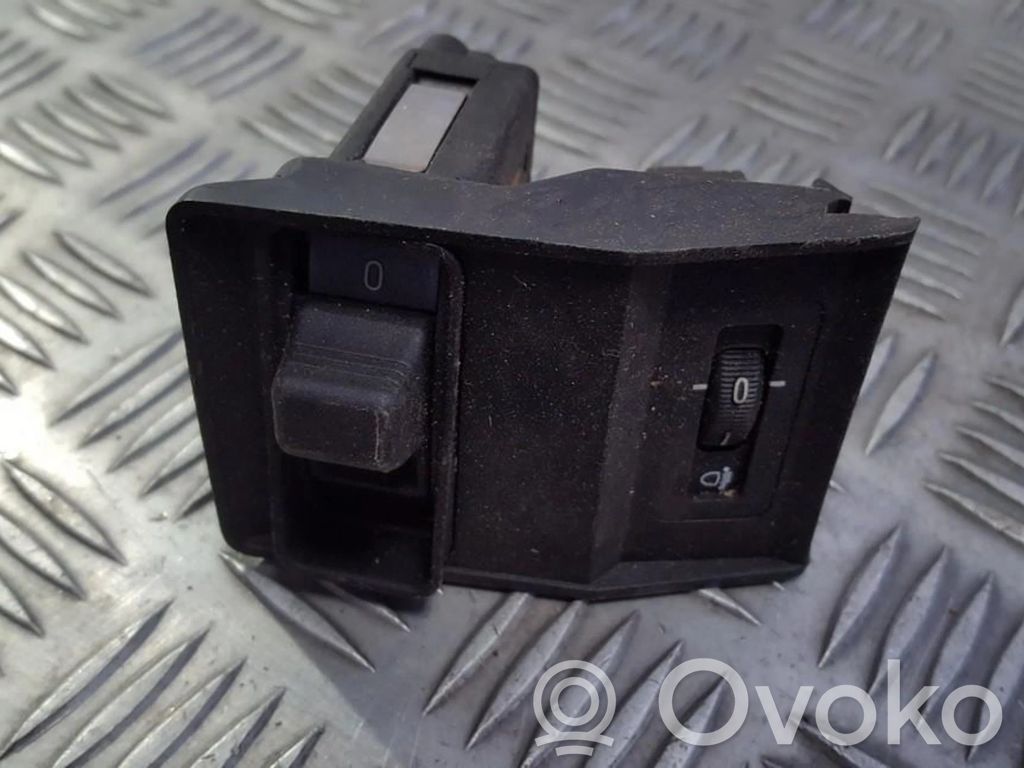 BMW 5 E34 Interruttore fendinebbia 