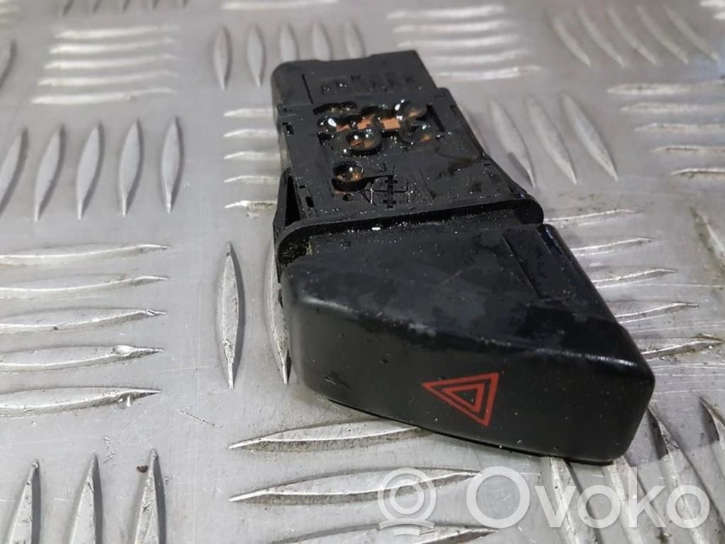 Mazda 323 F Botón interruptor de luz de peligro 