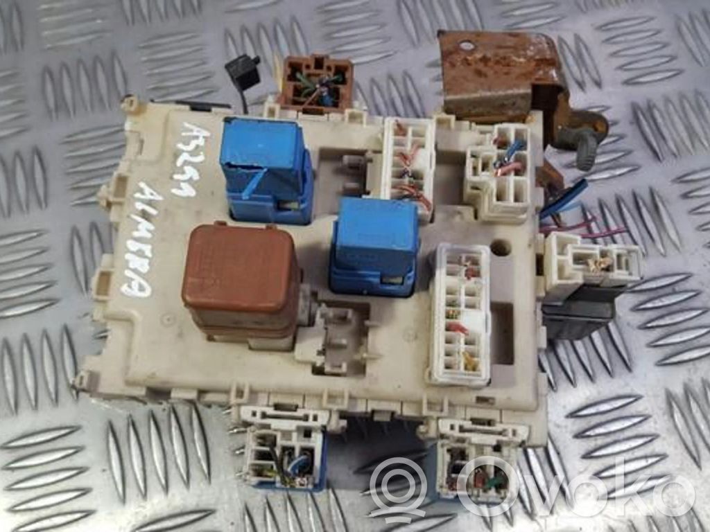 Nissan Primera Set scatola dei fusibili 