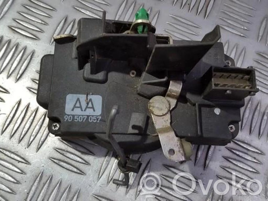Opel Vectra B Zamek drzwi przednich 
