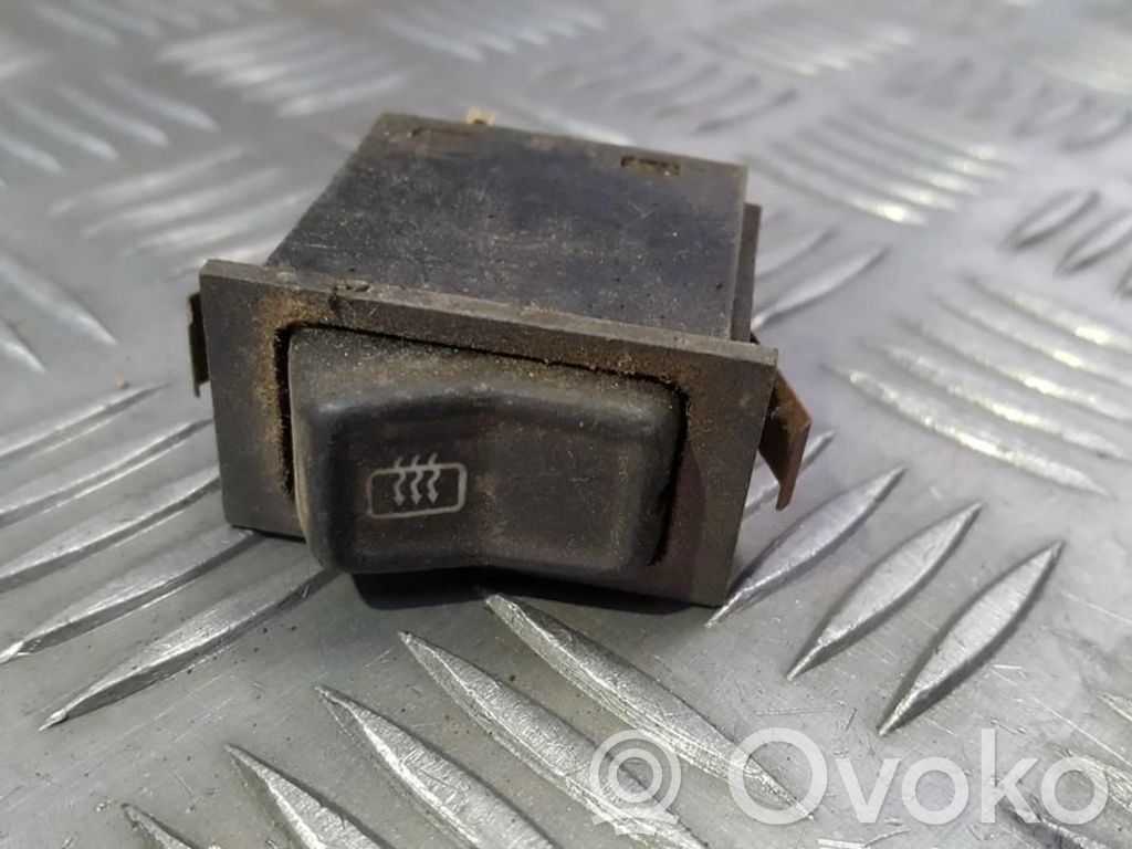 Volkswagen Golf I Przycisk / Przełącznik ogrzewania szyby przedniej / czołowej 