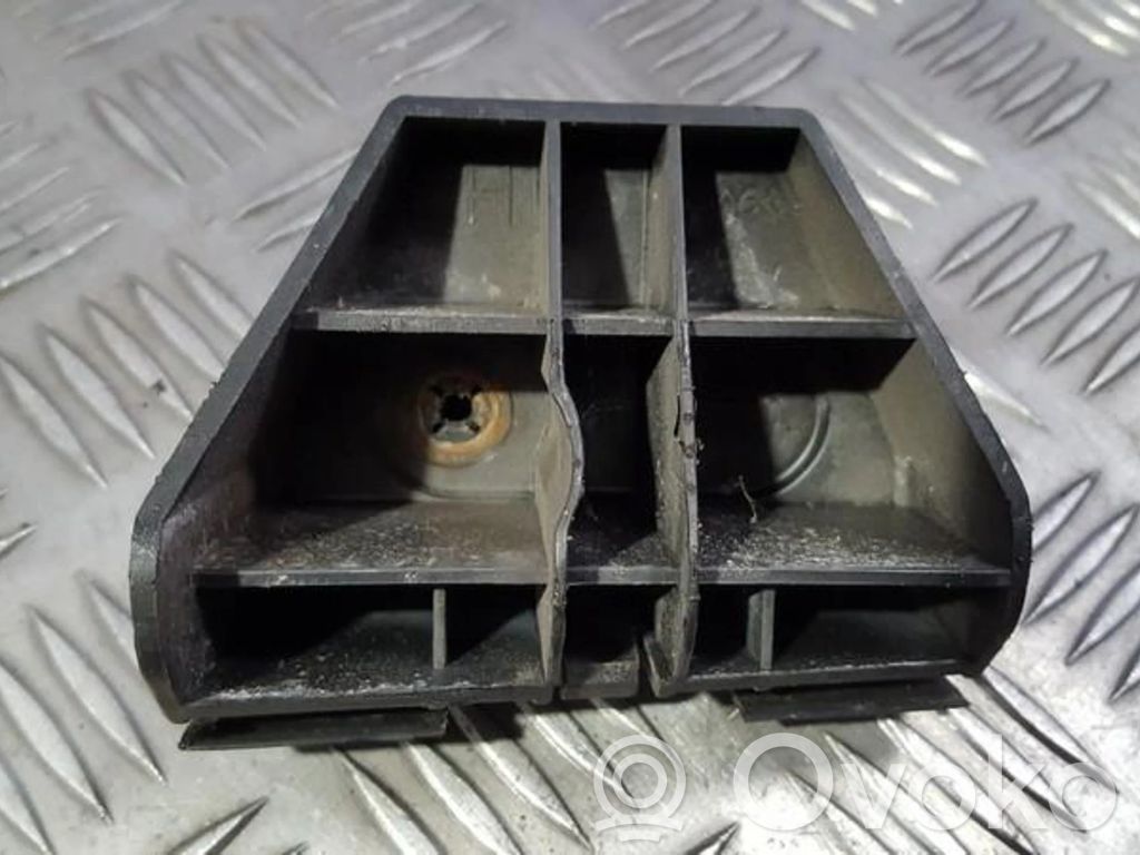Toyota Avensis T250 Support de pare-chocs arrière