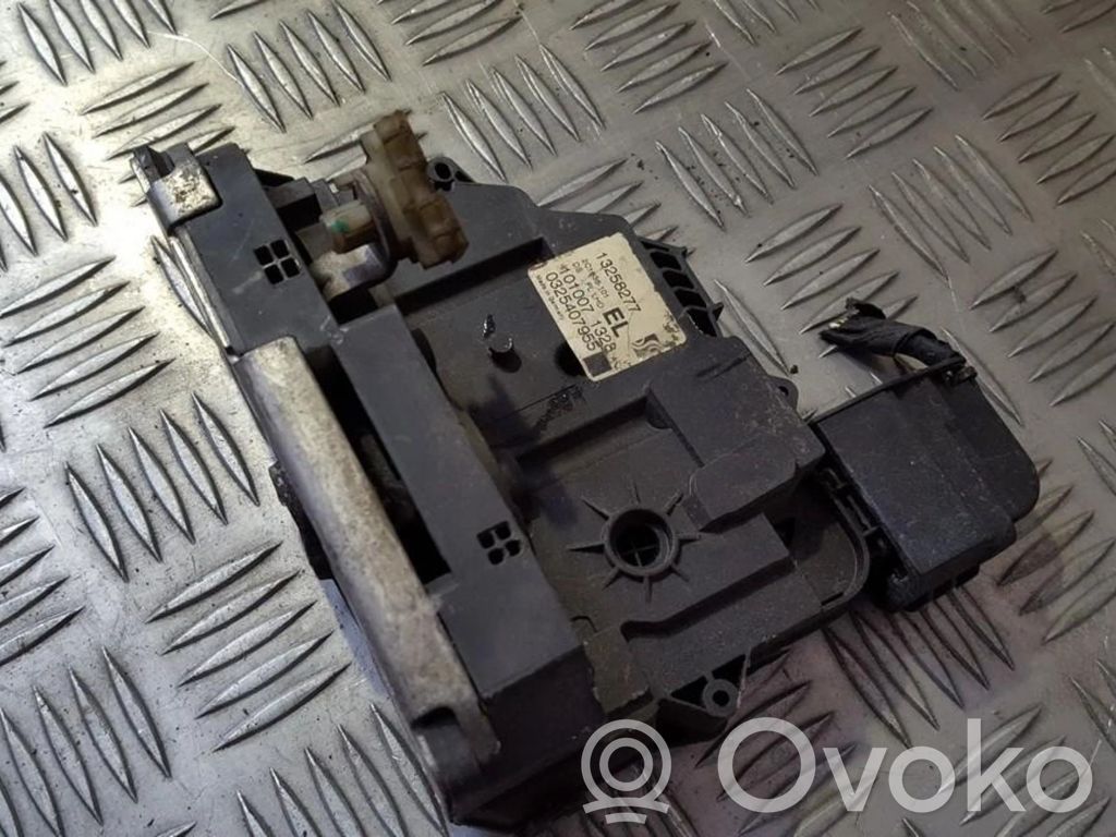 Opel Corsa D Serratura portiera anteriore 