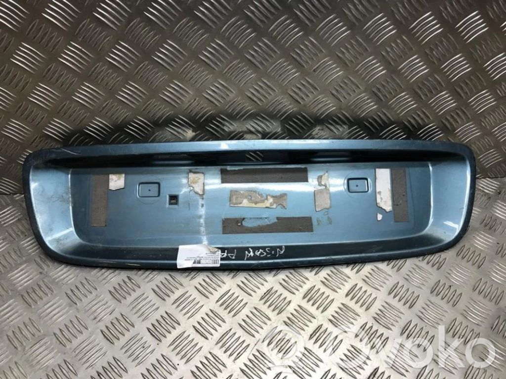 Nissan Primera Listwa oświetlenie tylnej tablicy rejestracyjnej 