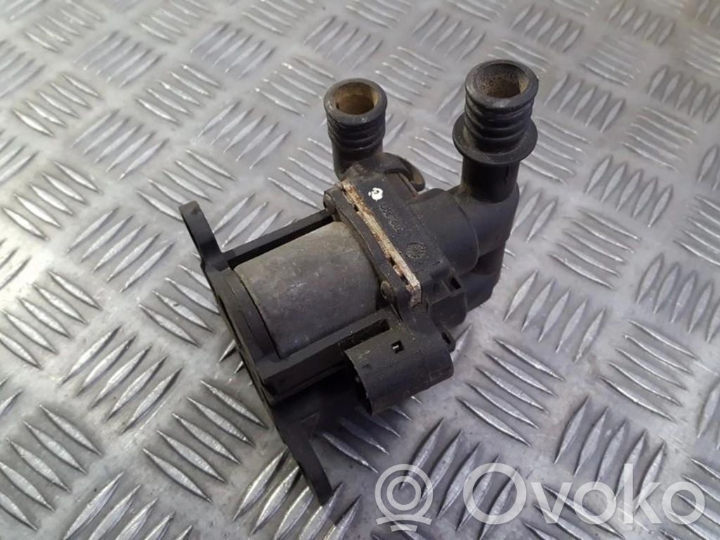 BMW 5 E34 Valvola di regolazione del liquido di raffreddamento e del riscaldatore 