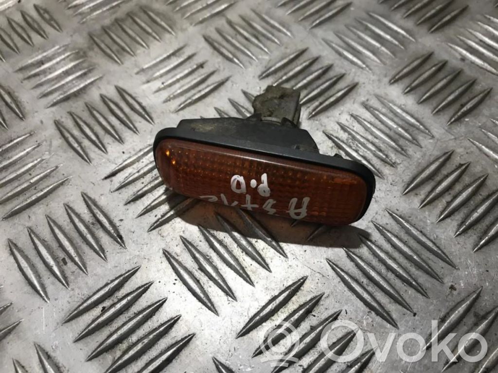 Rover 414 - 416 - 420 Feu clignotant répétiteur d'aile avant