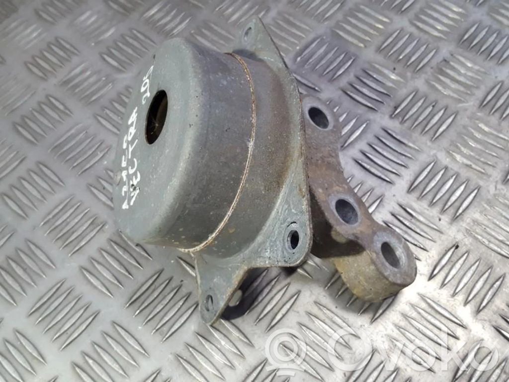 Opel Vectra C Engine mount bracket 