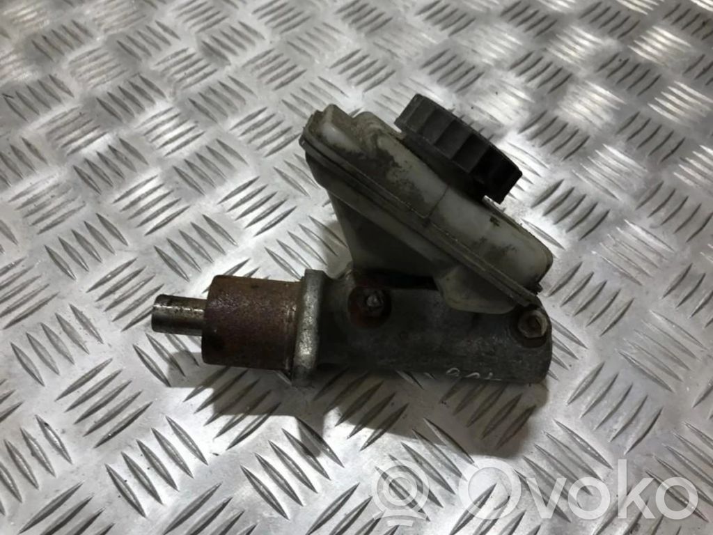 Peugeot 106 Główny cylinder hamulca 