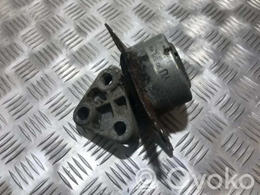 Opel Zafira A Engine mount bracket 