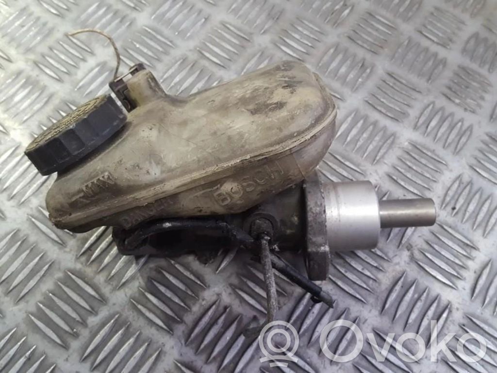 Peugeot 306 Pääjarrusylinteri 