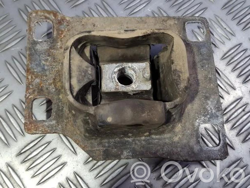 Ford Focus Engine mount bracket 
