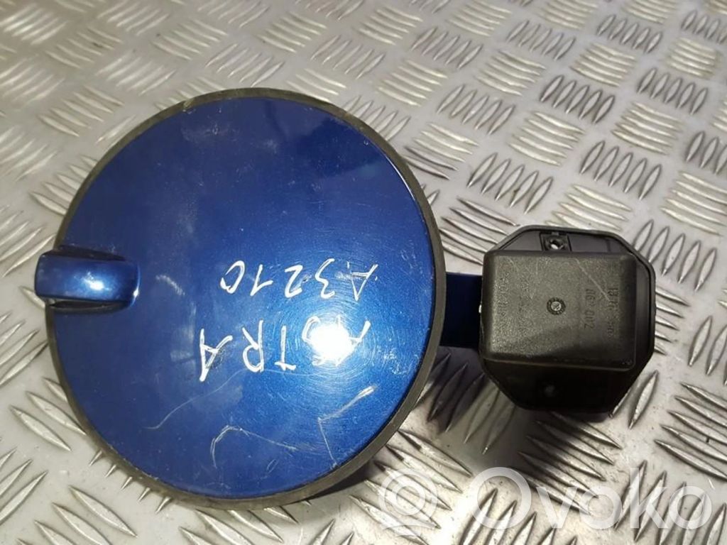 Polttoainesäiliön korkki   13111597,13111596,062002,13111596,13111597,315242409