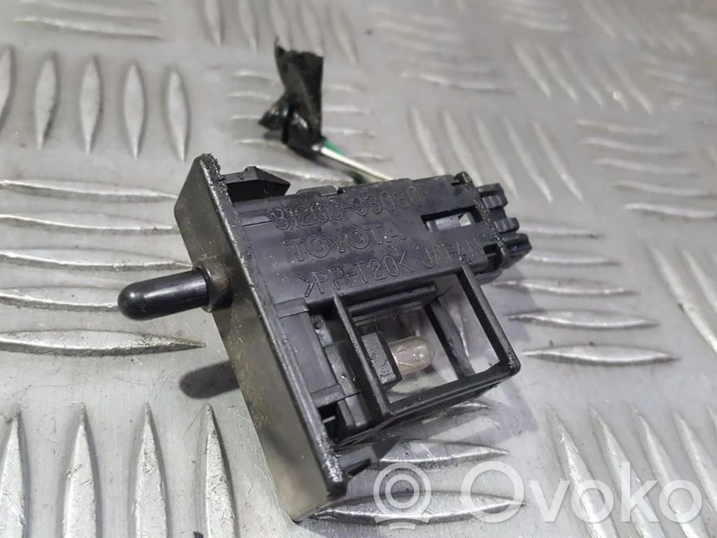 Lexus IS 200-300 Kitas daviklis 