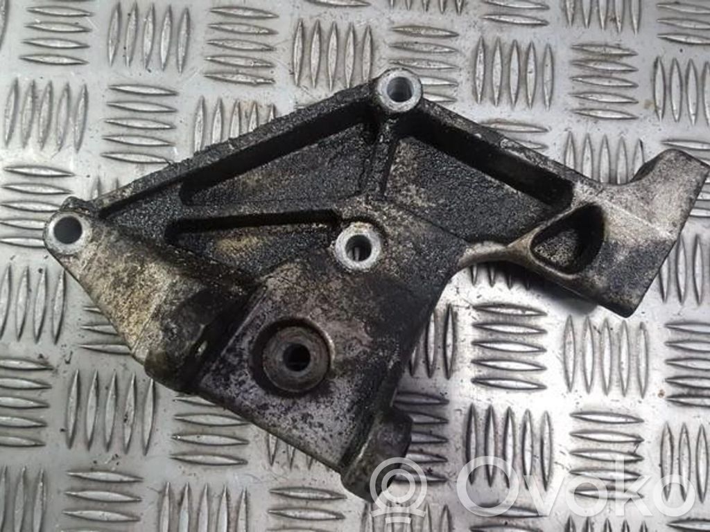 Rover 414 - 416 - 420 Engine mounting bracket 