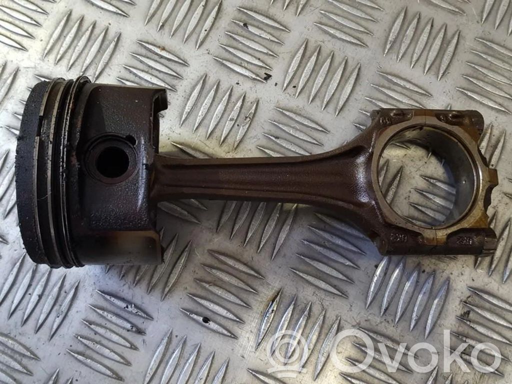 Audi A4 S4 B5 8D Piston with connecting rod 