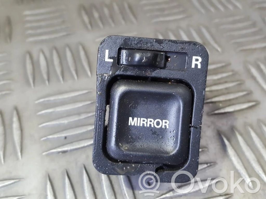 Honda CR-V Wing mirror switch 