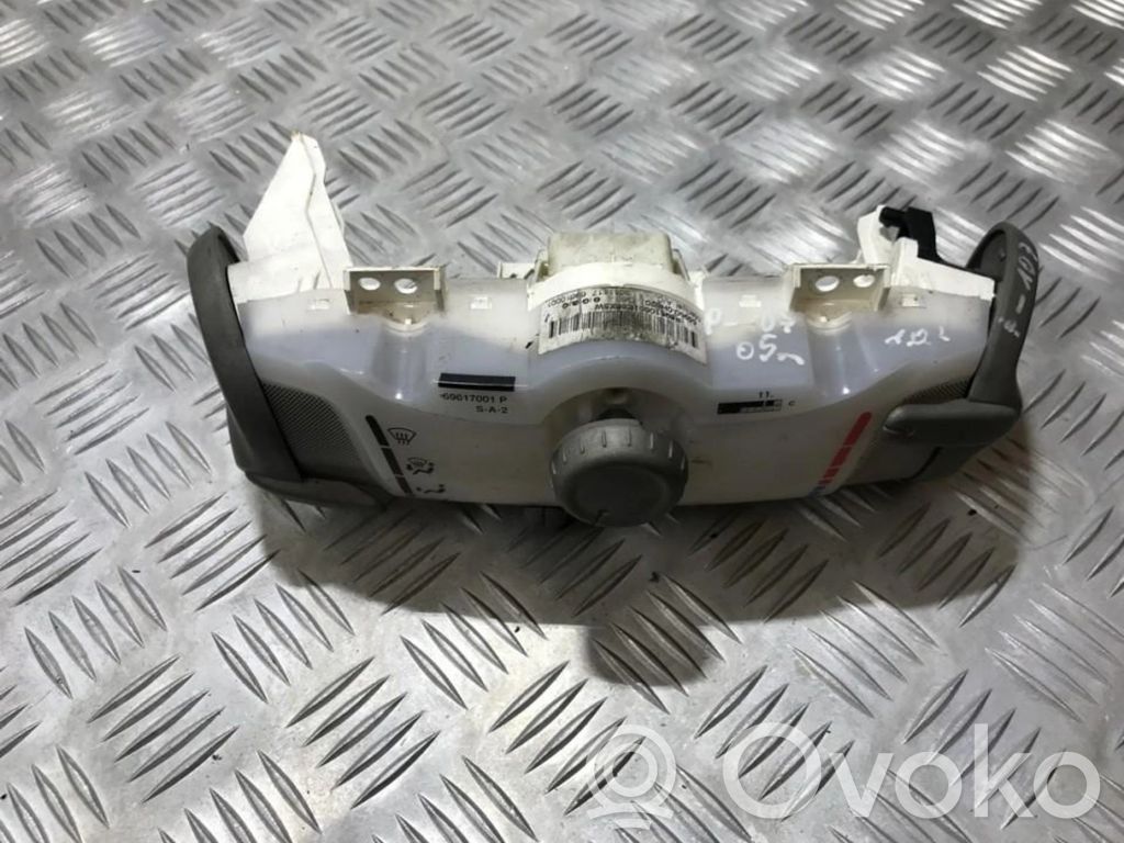 Toyota Aygo AB10 Panel klimatyzacji 