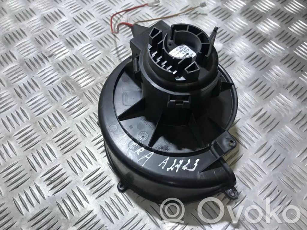 Opel Astra H Lämmittimen puhallin 