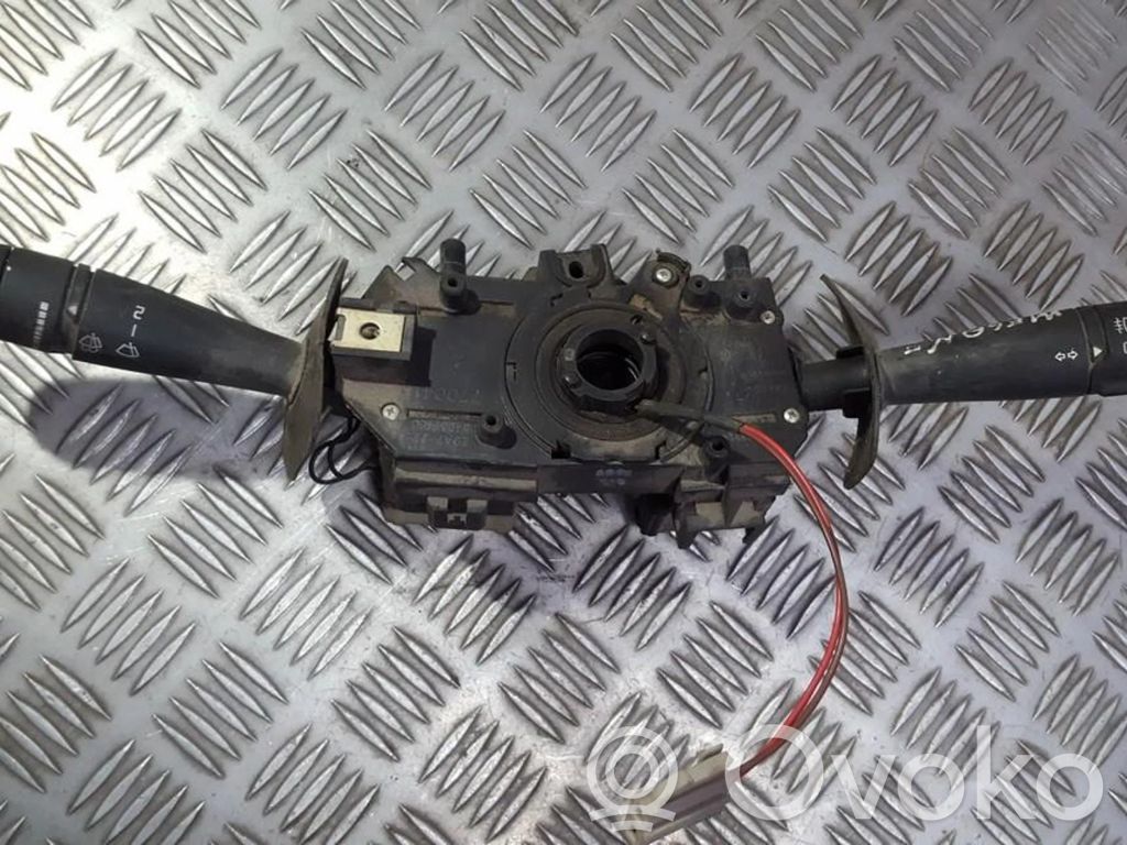 Renault Megane I Leva/interruttore dell’indicatore di direzione e tergicristallo 