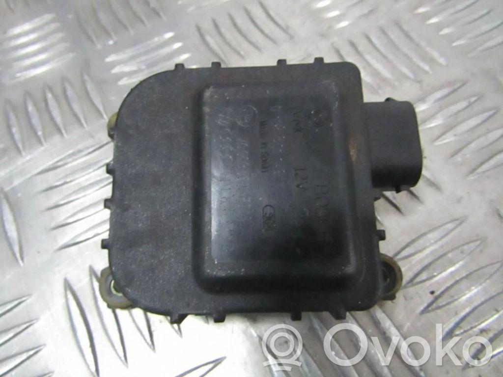 Volkswagen PASSAT B5 Moteur / actionneur de volet de climatisation