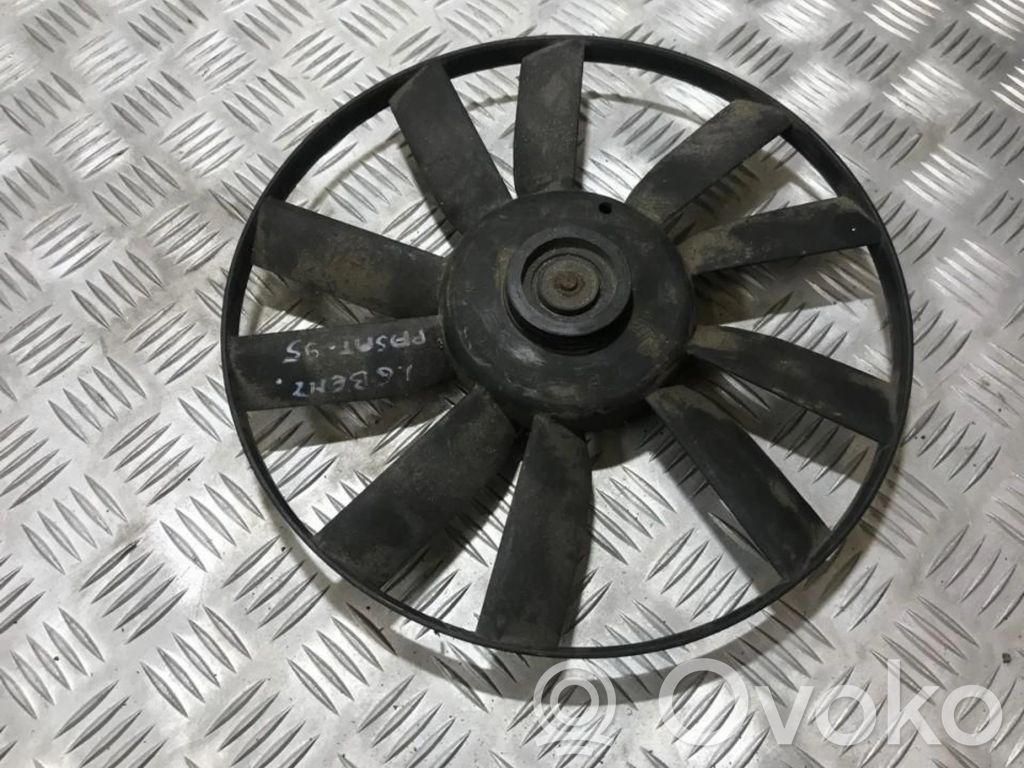 Volkswagen Golf III Osłona wentylatora chłodnicy 