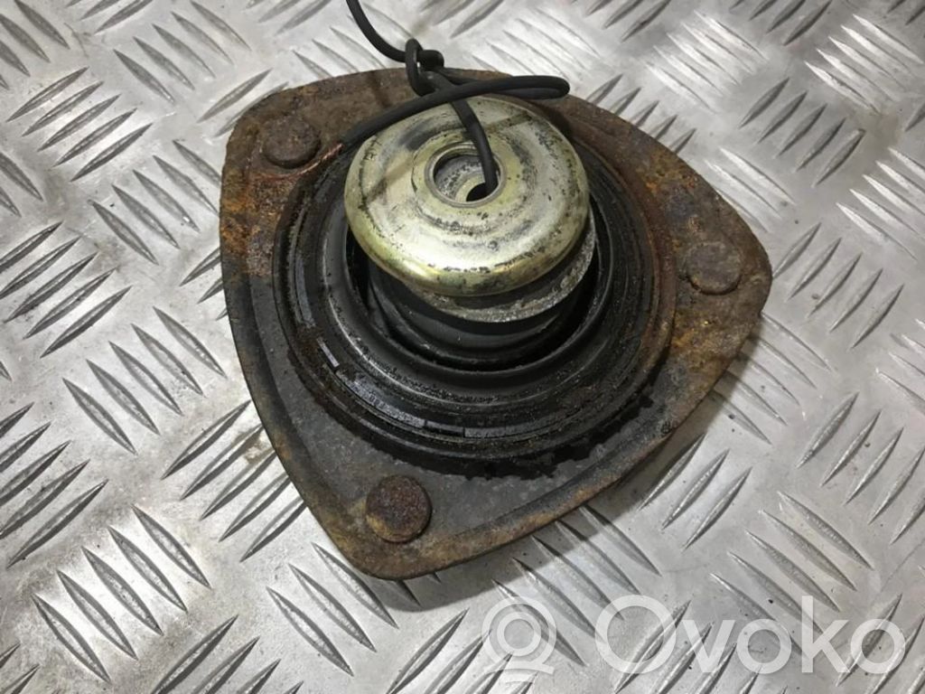 Coil spring mount