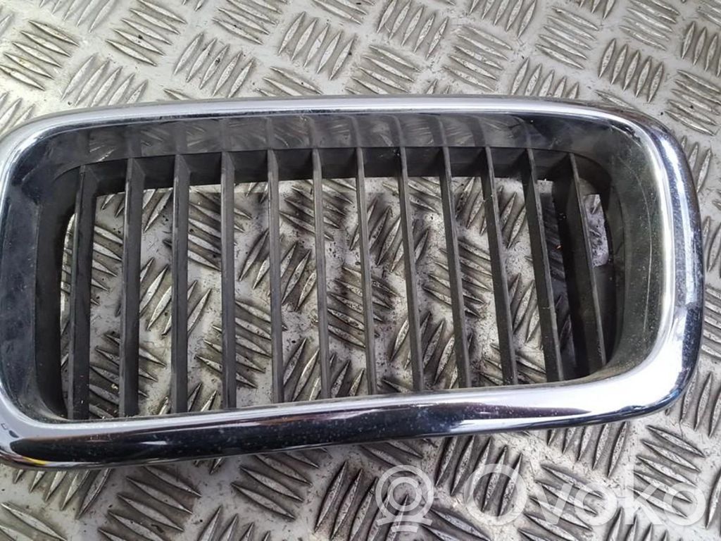 Kühlergrill   51138125811,51138125811,51138125811,51138125811