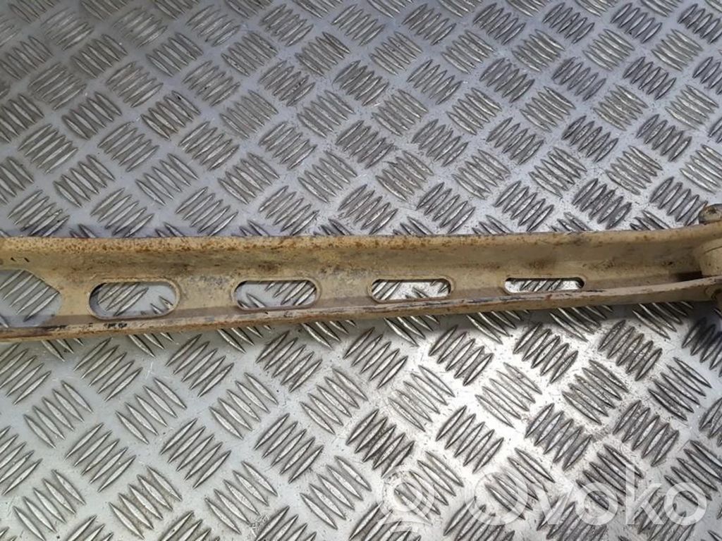 Basculă superioară spate