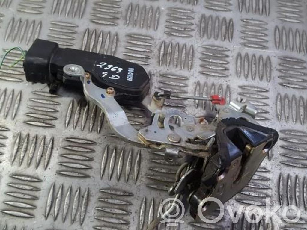 Cerradura de puerta trasera