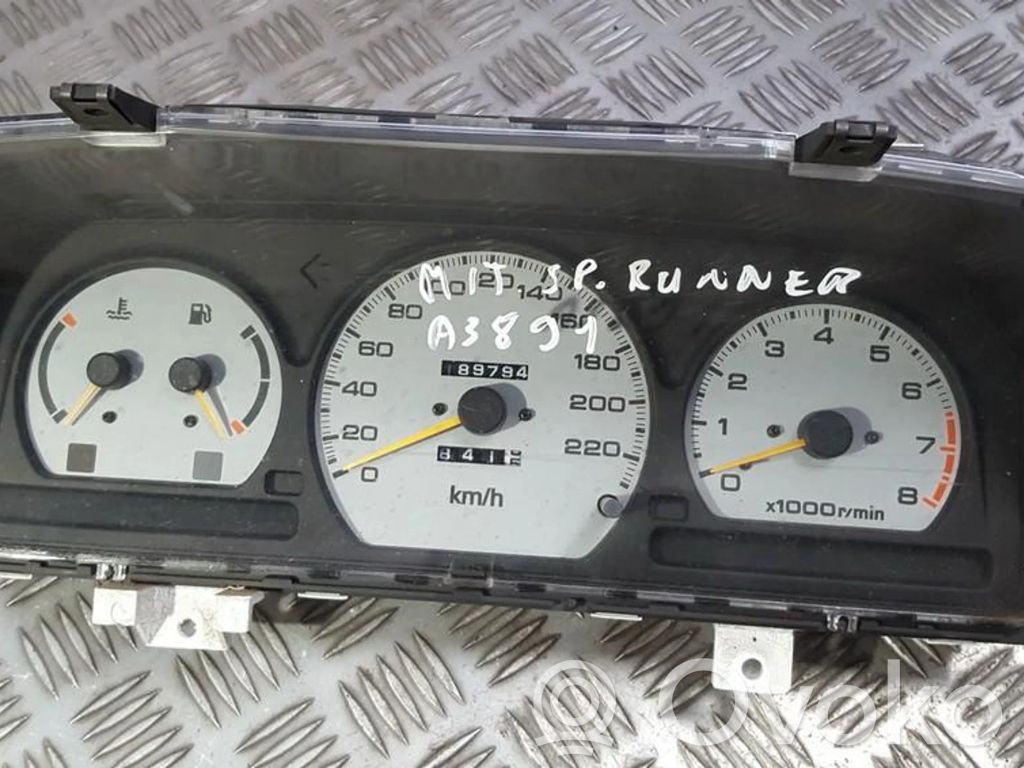 Mitsubishi Space Runner Nopeusmittari (mittaristo) 