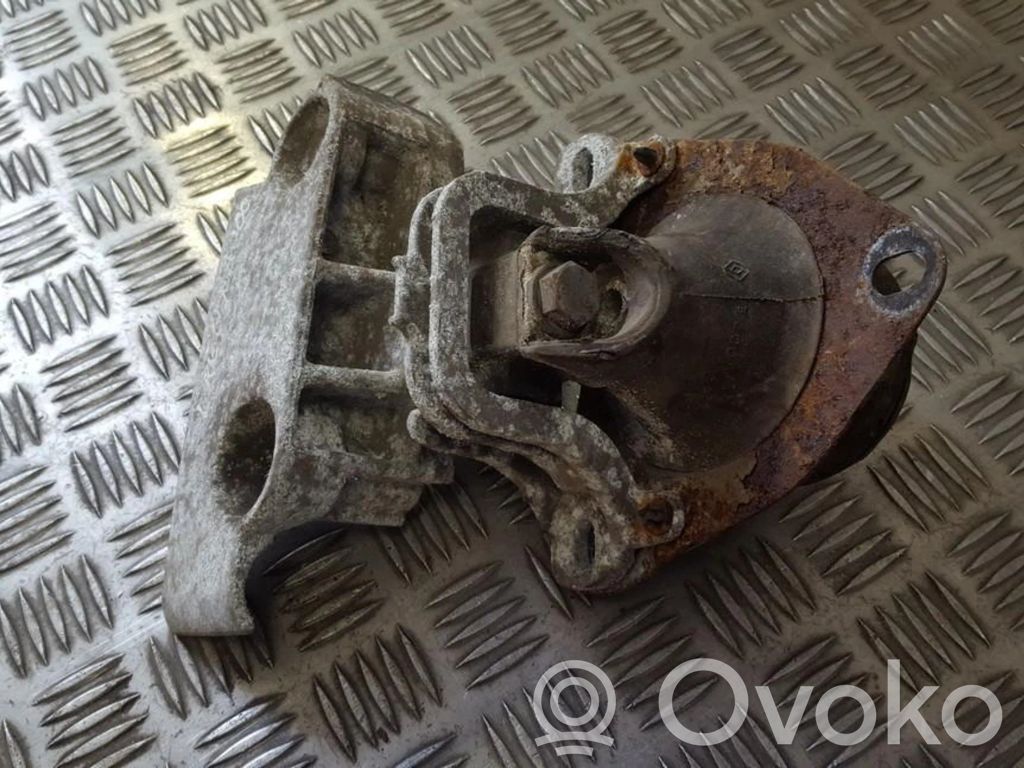 Renault Laguna I Engine mount bracket 