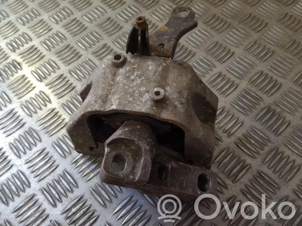 Volkswagen Golf IV Engine mount bracket 
