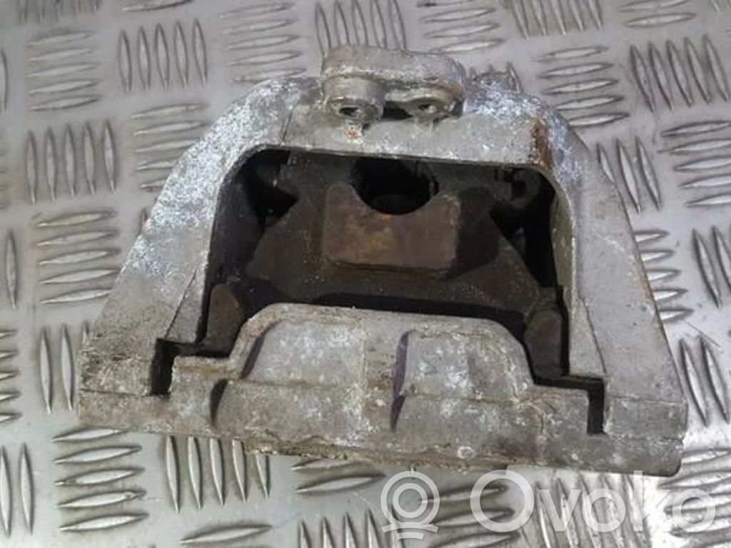 Skoda Octavia Mk1 (1U) Engine mount bracket 