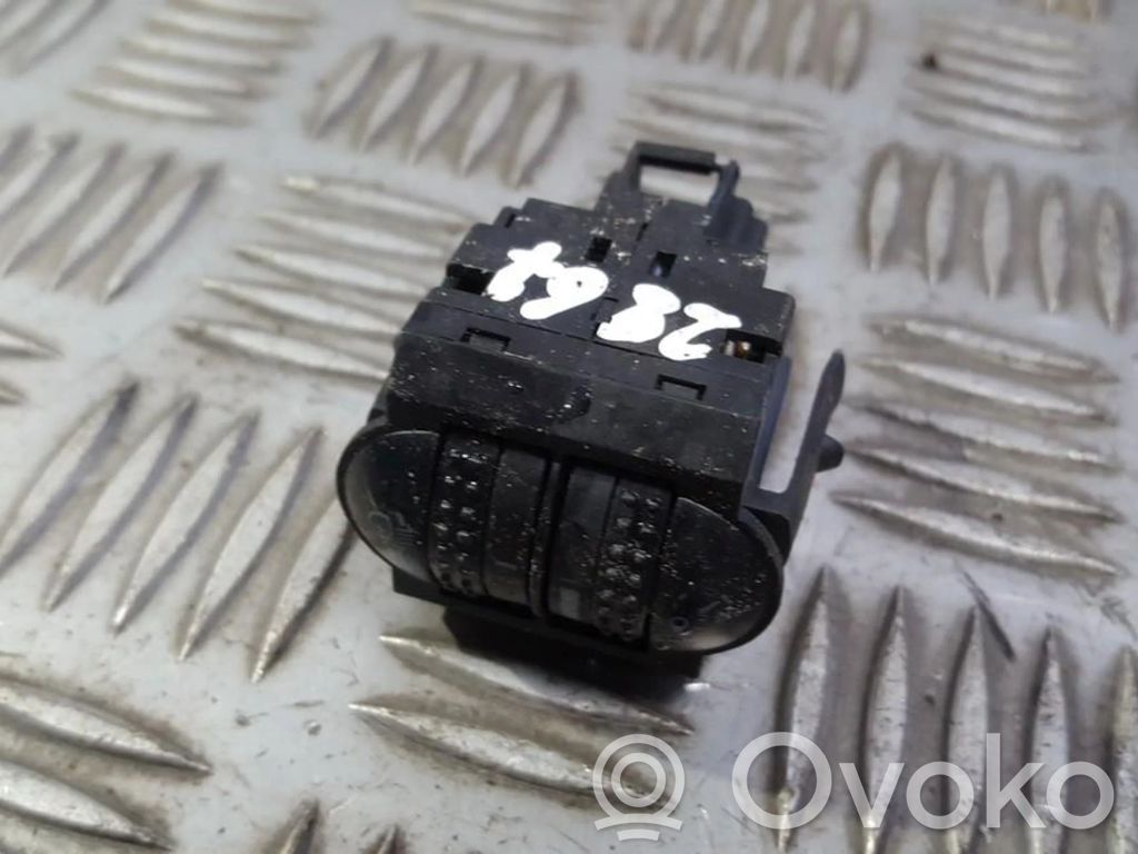 Volkswagen PASSAT B5.5 Comutator control nivel faruri