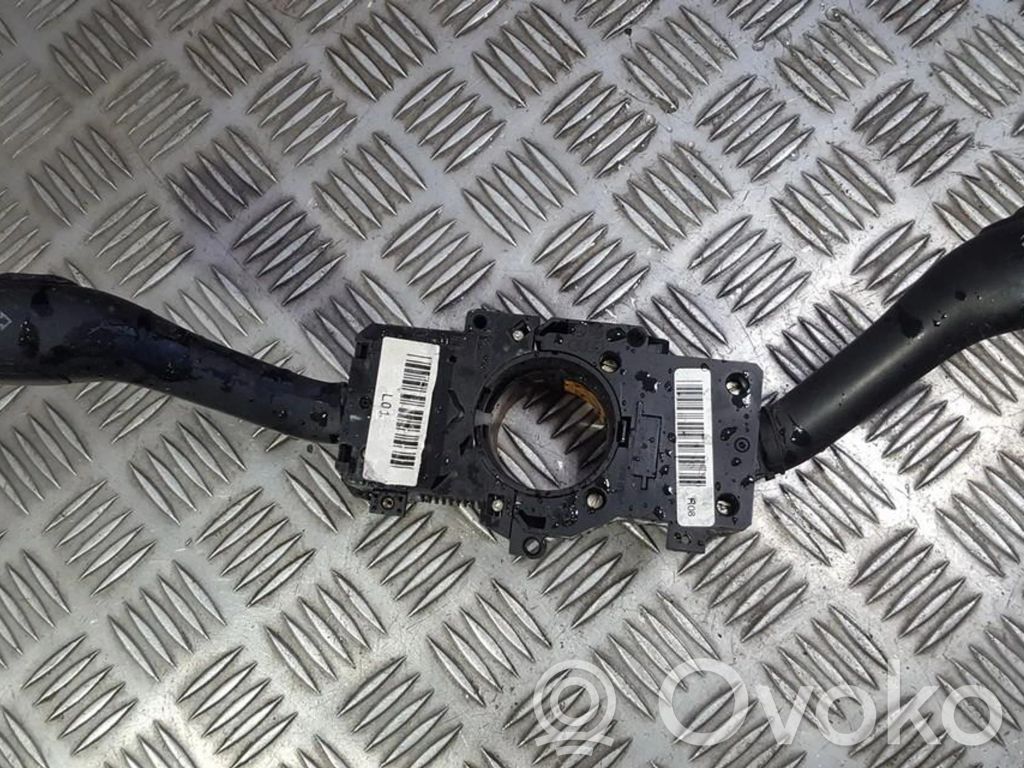 Volkswagen PASSAT B5.5 Commodo, commande essuie-glace/phare 