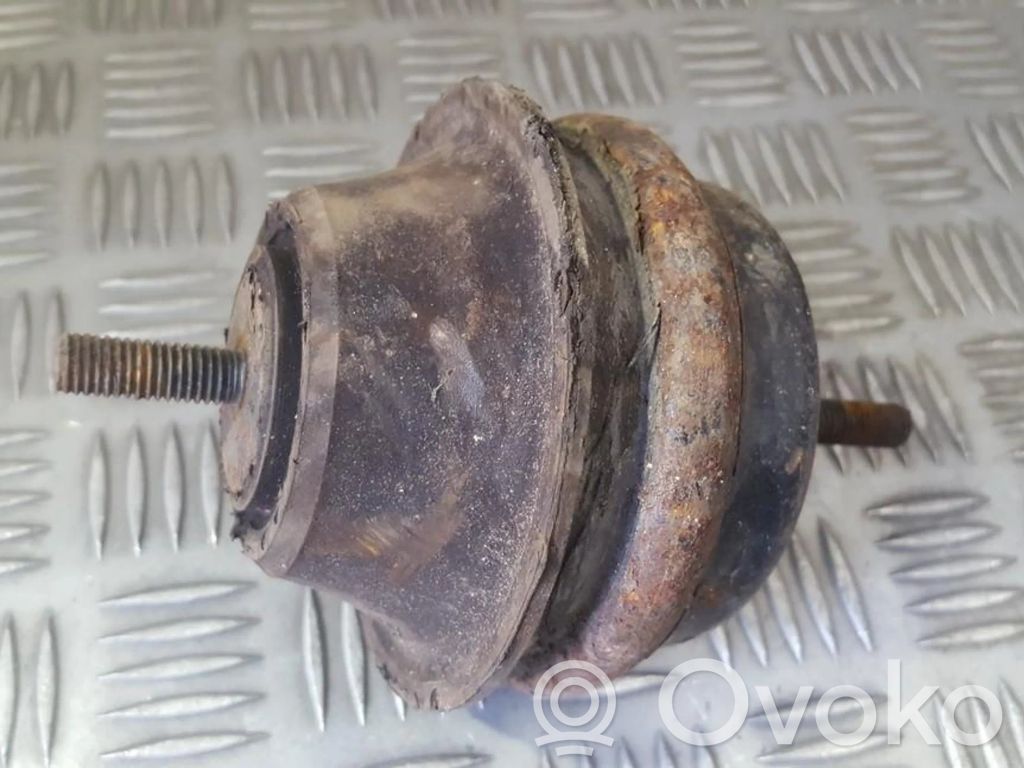 Moottorin kiinnikekorvake   85HF6038FA,85HF6038FA,85HF6038FA,85HF6038FA