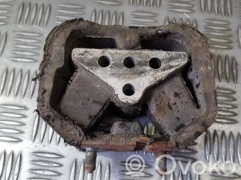 Opel Vectra A Engine mount bracket 